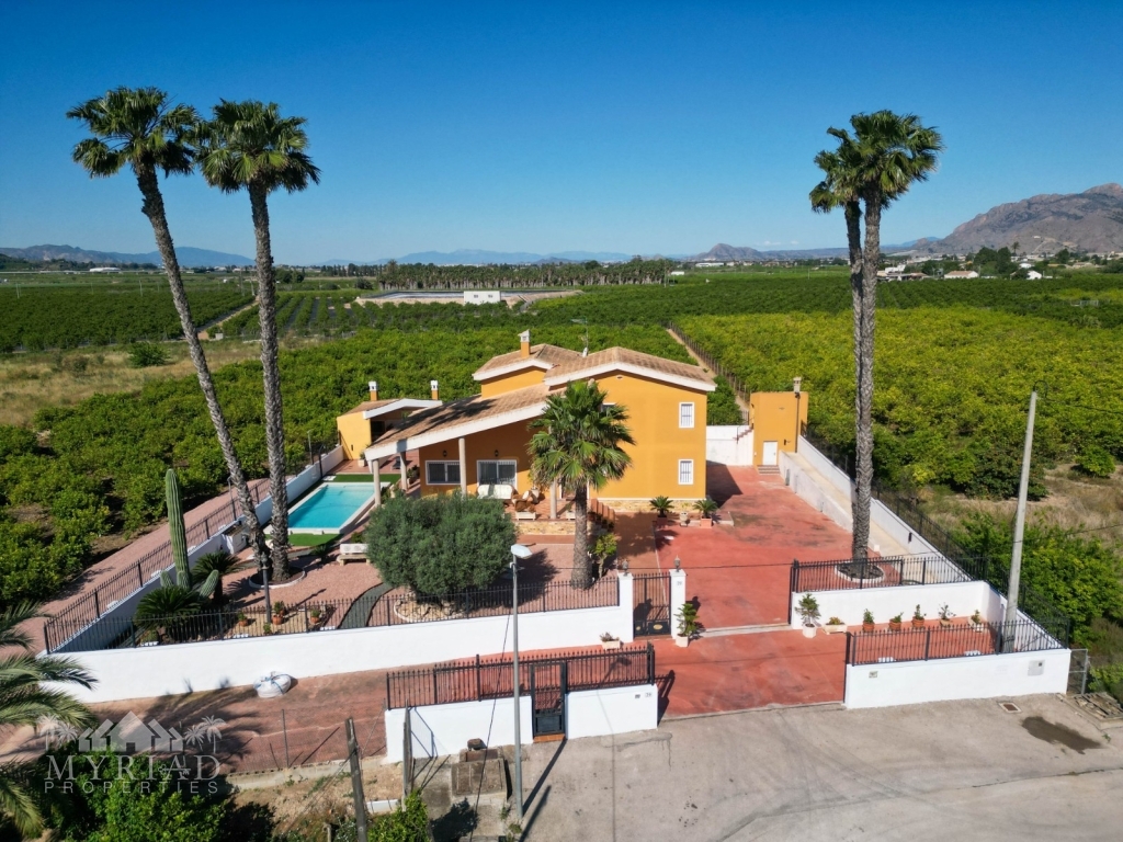 4 Bedroom 2 Bathroom Finca - Country Property in Orihuela