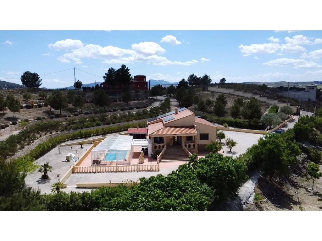 3 Bedroom 2 Bathroom Villa in Pinoso