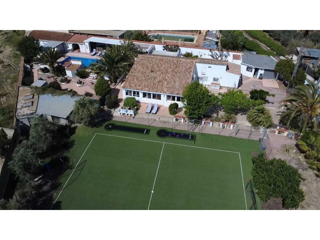 4 Bedroom 3 Bathroom Villa in Sax