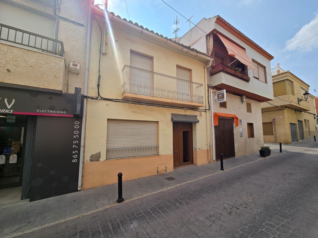 3 Bedroom 2 Bathroom Townhouse in Salinas