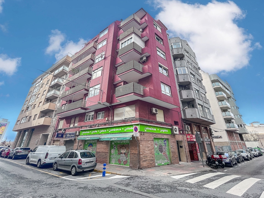 3 Bedroom 2 Bathroom Apartment in Villena