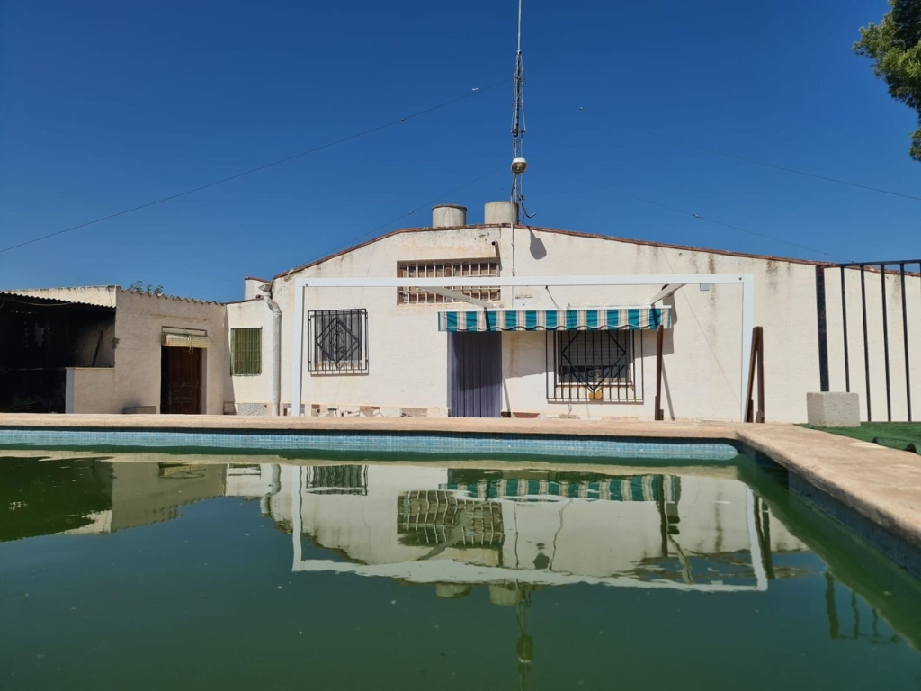 4 Bedroom 2 Bathroom Country house in Sax