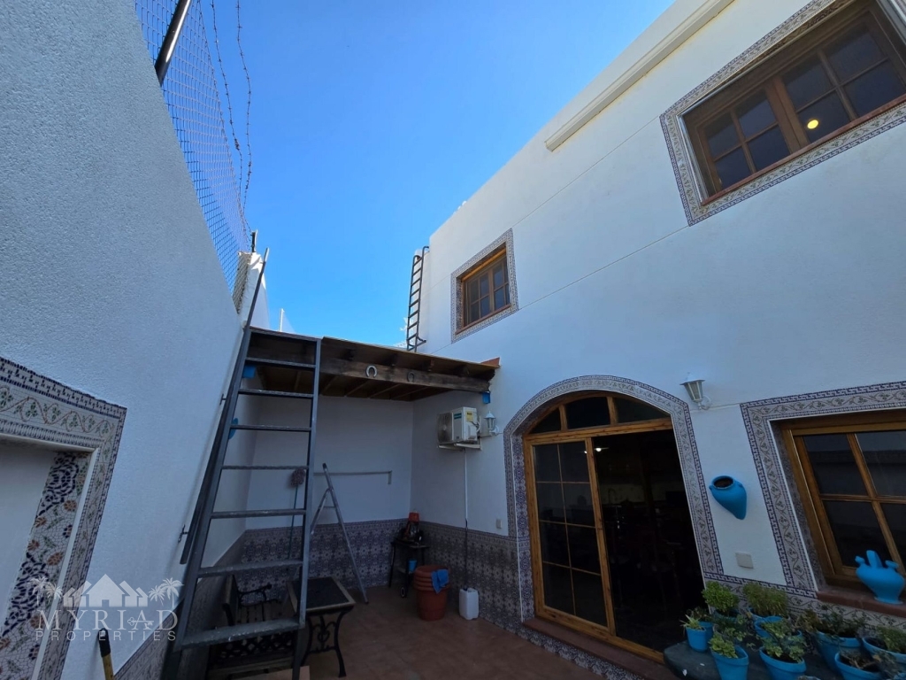 4 Bedroom 4 Bathroom Townhouse in Sax