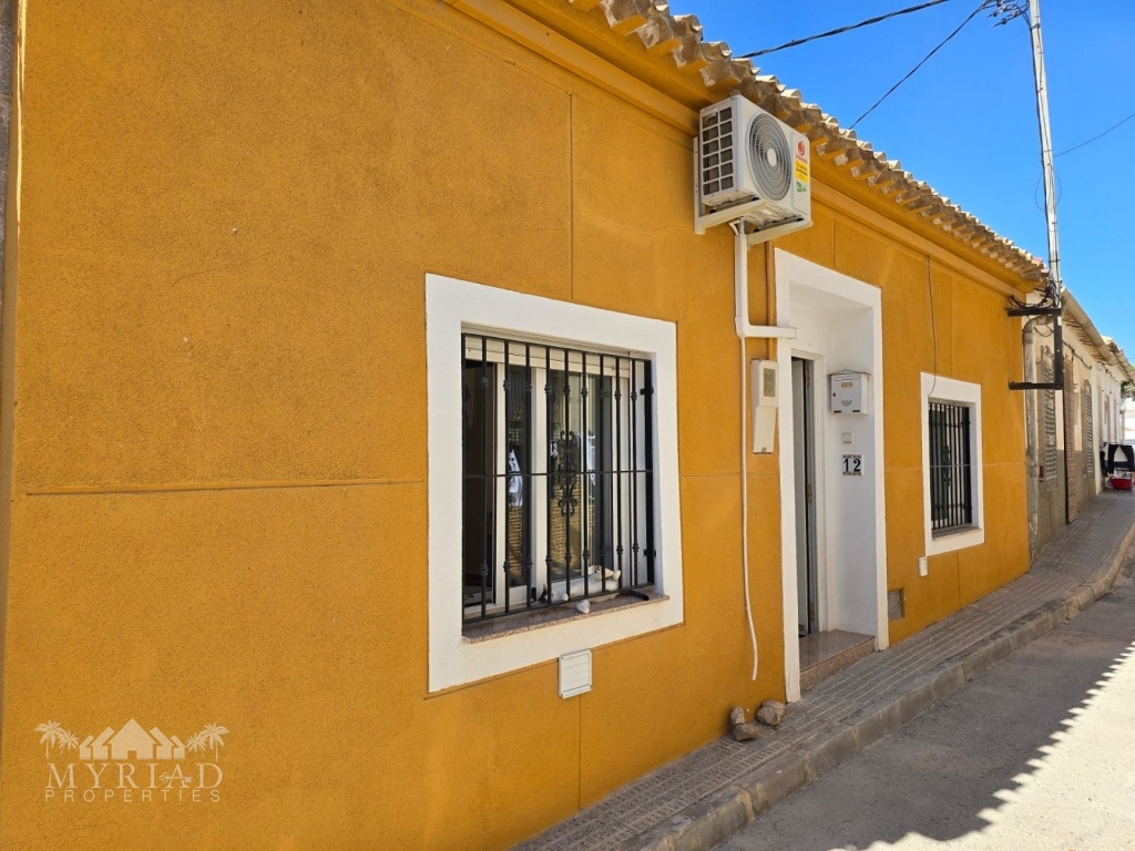 3 Bedroom 1 Bathroom Townhouse in Fortuna