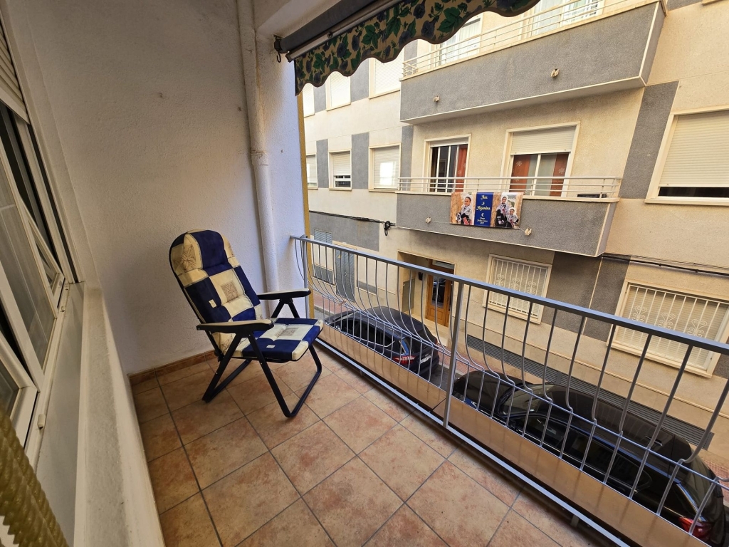 4 Bedroom 2 Bathroom Apartment in Sax
