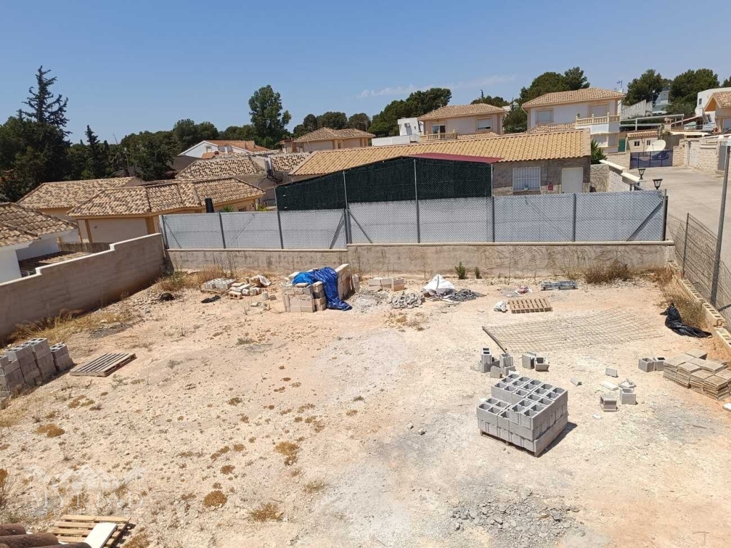 3 Bedroom 2 Bathroom Land and Plots in Fortuna