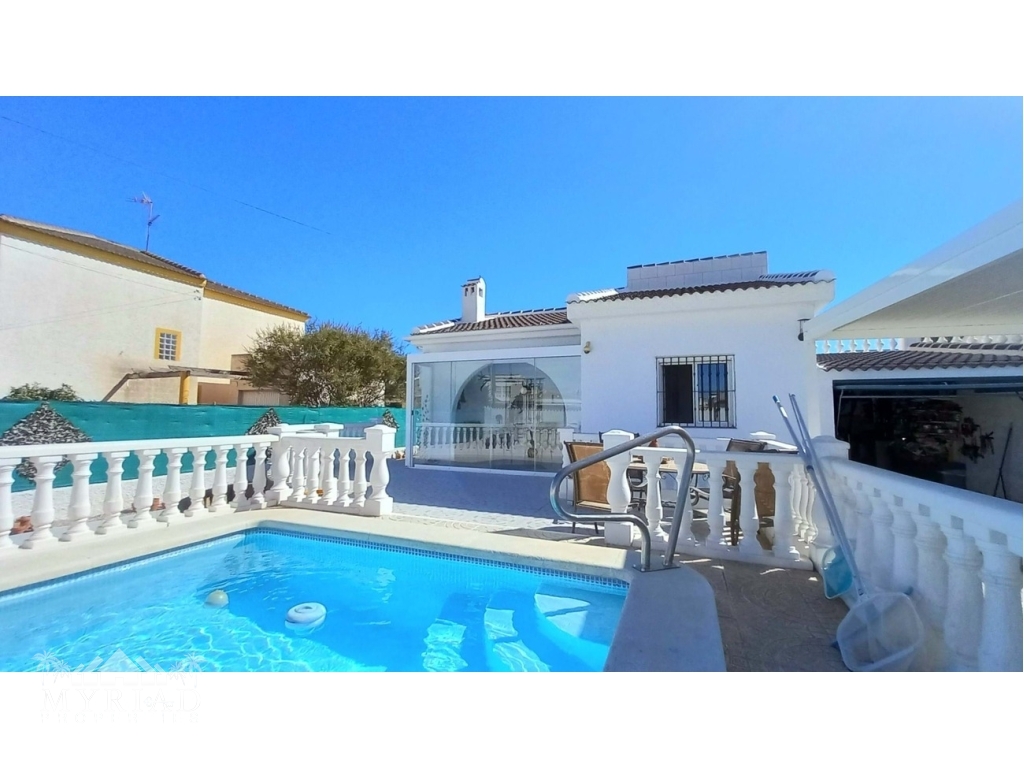 3 Bedroom 2 Bathroom Semi Detached in San Luis, Torrevieja
