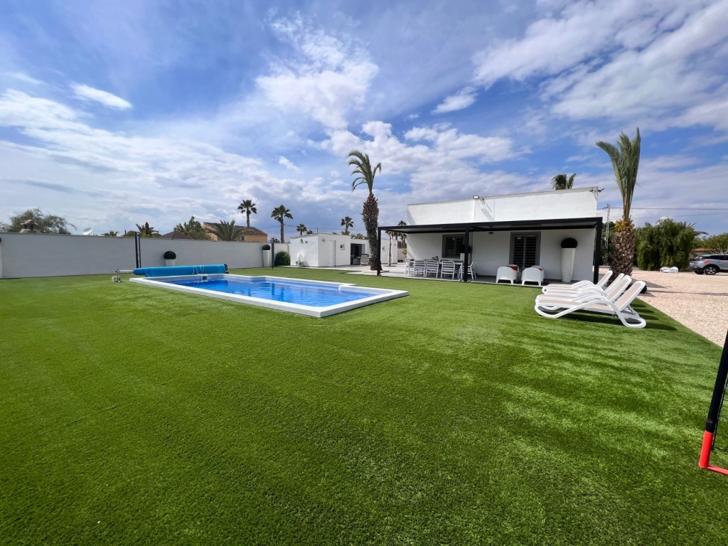 3 Bedroom 3 Bathroom Finca Country Property in Elche Pedanías