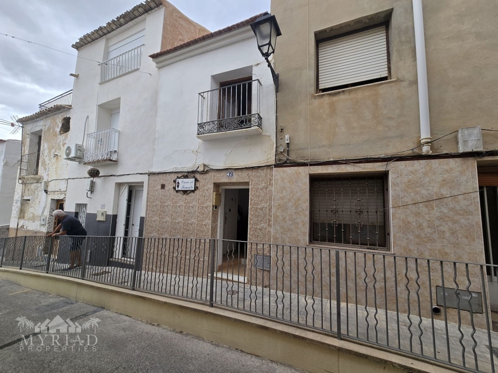 2 Bedroom 2 Bathroom Townhouse in Sax