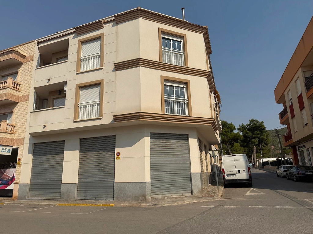 3 Bedroom 2 Bathroom Apartment in Pinoso