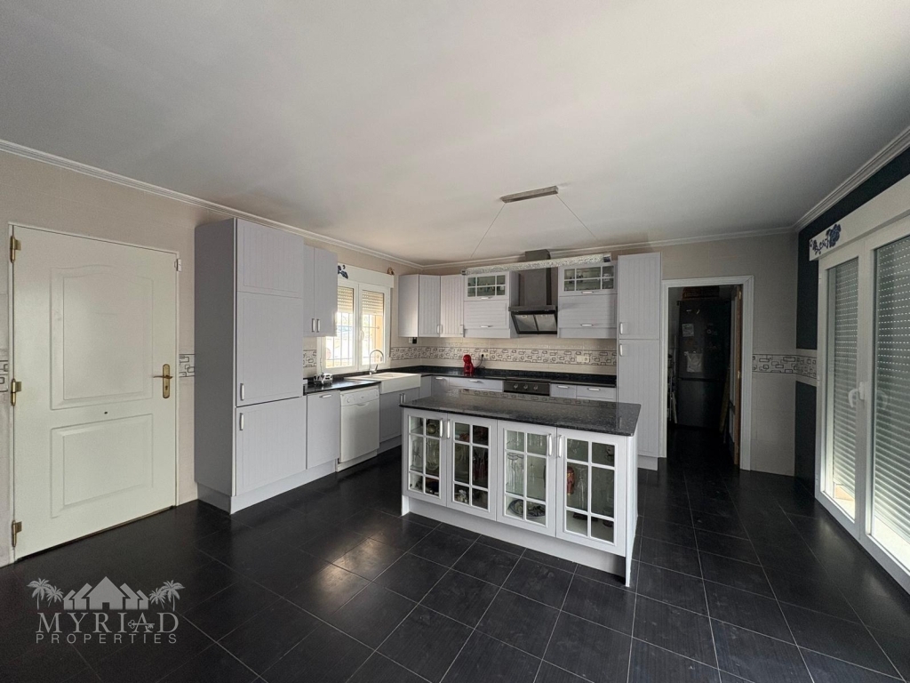 50ad2756-cd66-4dcf-bb98-cfa7ea3c15f1