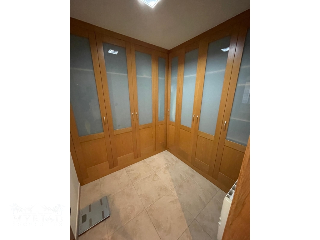 8e2246ef-a094-40c1-94b9-634a504a630a