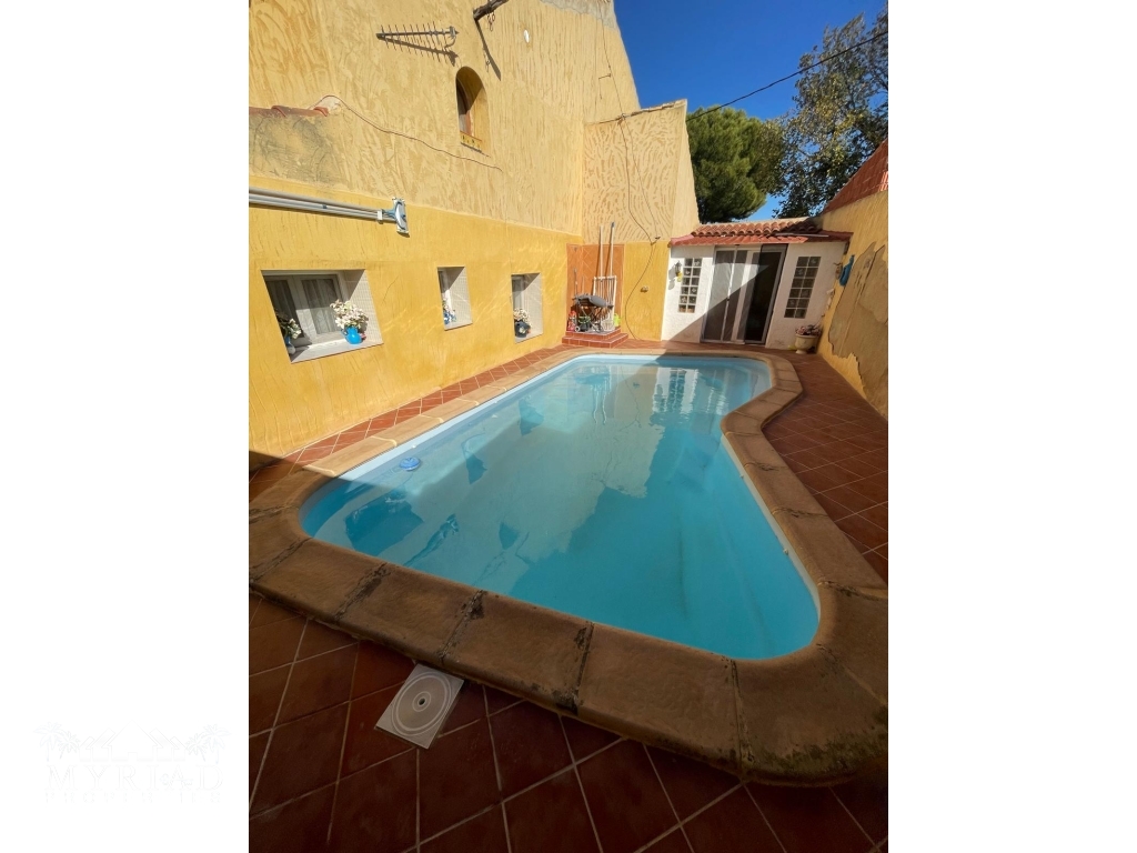 6e16b1d3-7389-4d40-a2b5-37a89fa21bab