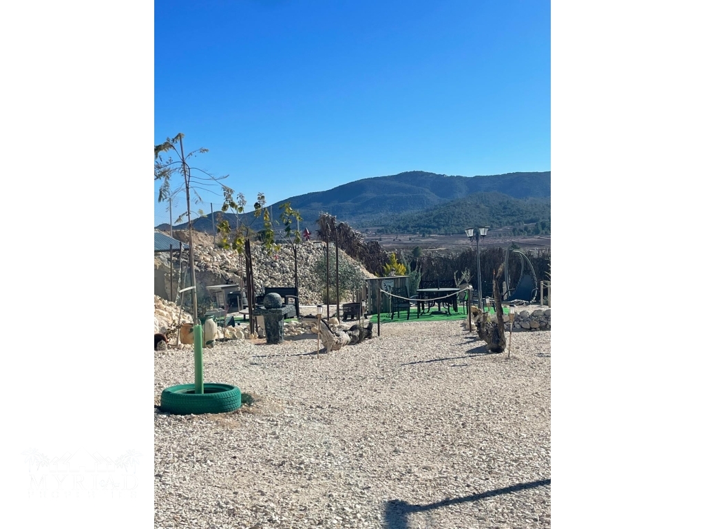 6d4439b2-ac83-40e1-b6d4-e731c0b8c544