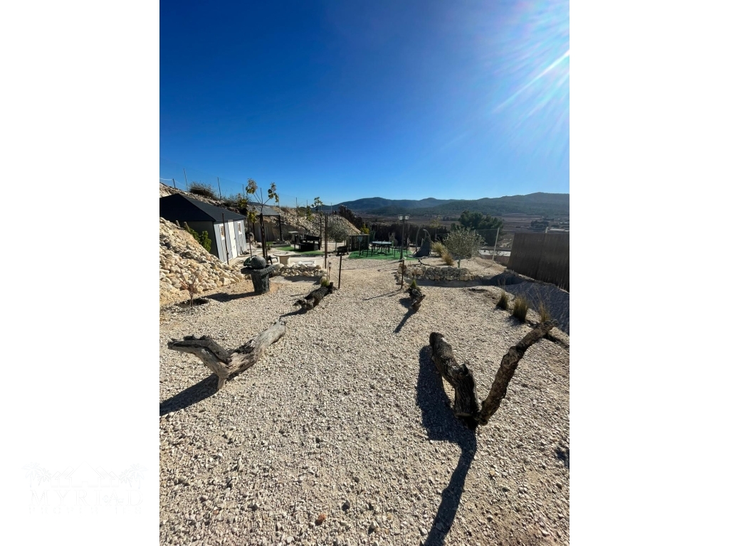 a8cb613b-31f4-4699-9692-9b08e12357af