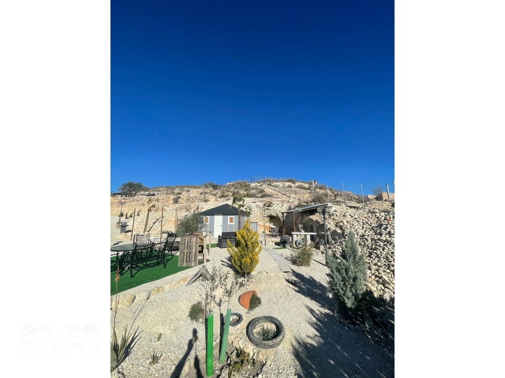 c3569a34-f868-4c76-b4fd-9b17388c453c