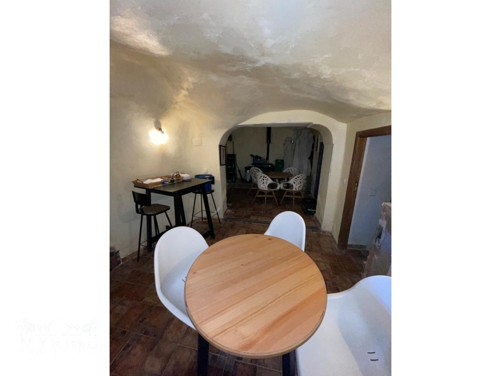 0e0b267e-3c72-48d8-8298-2e497b0bc78d