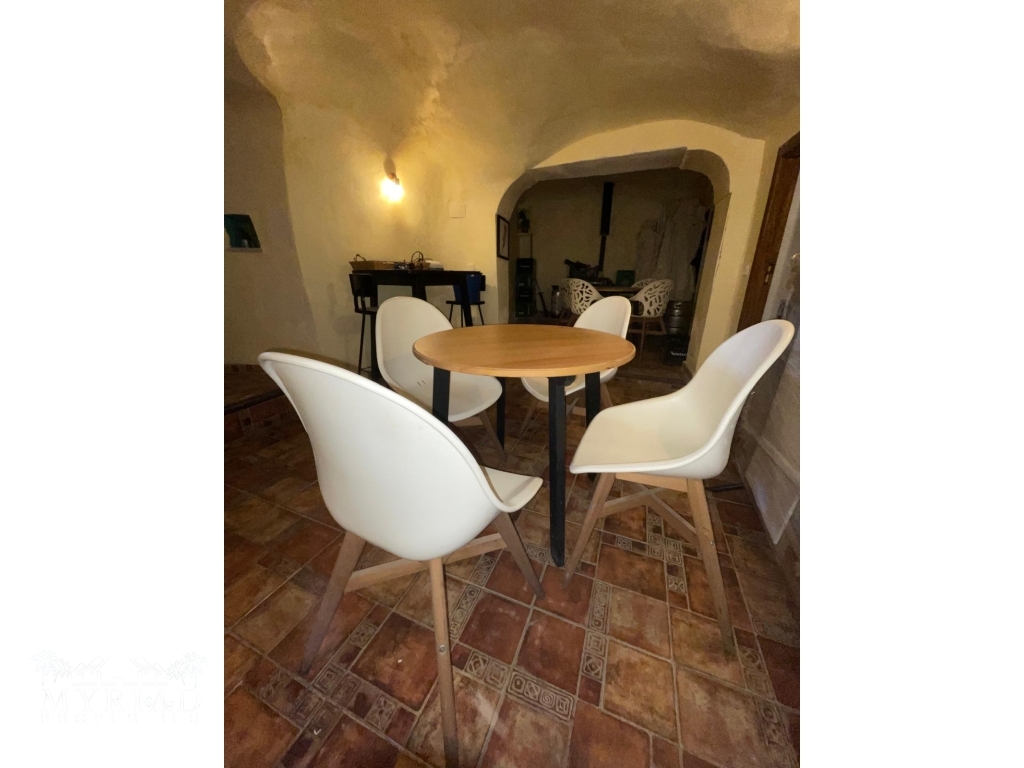 8ffa833b-2cf8-47ca-8da8-944a3e0a51a5