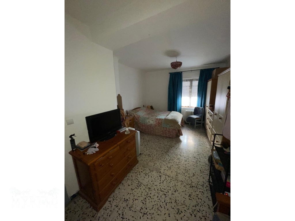 e2b0665c-05ec-4307-9db8-4b96cf104047