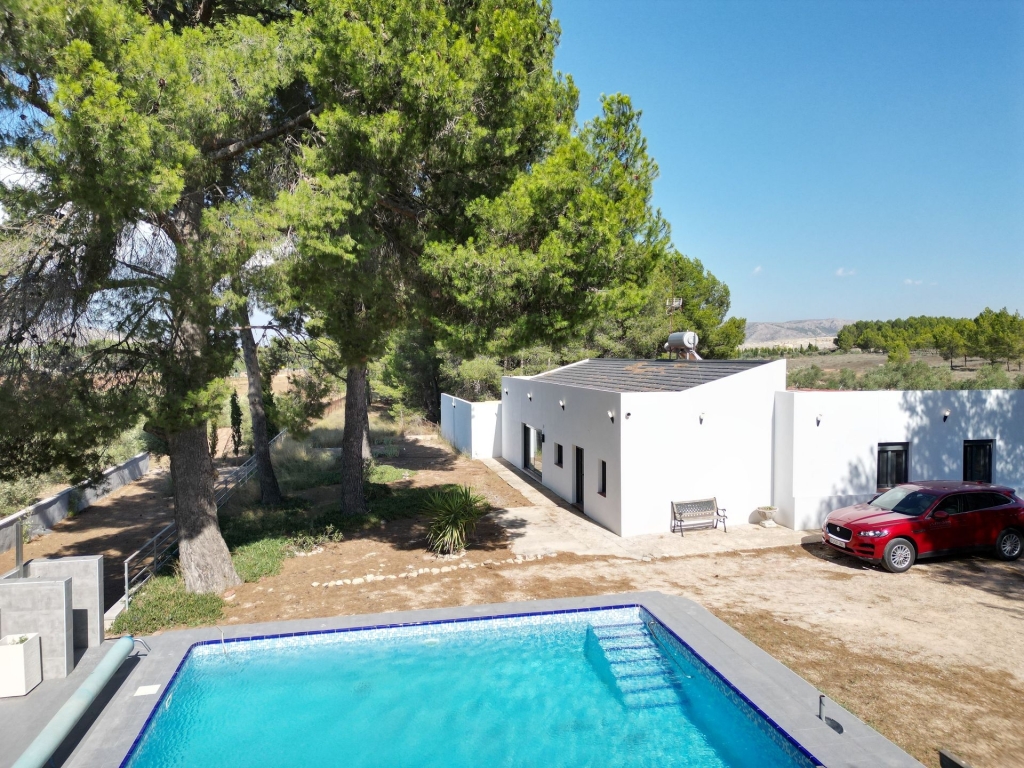 4 Bedroom 2 Bathroom Detached Villa in Villena
