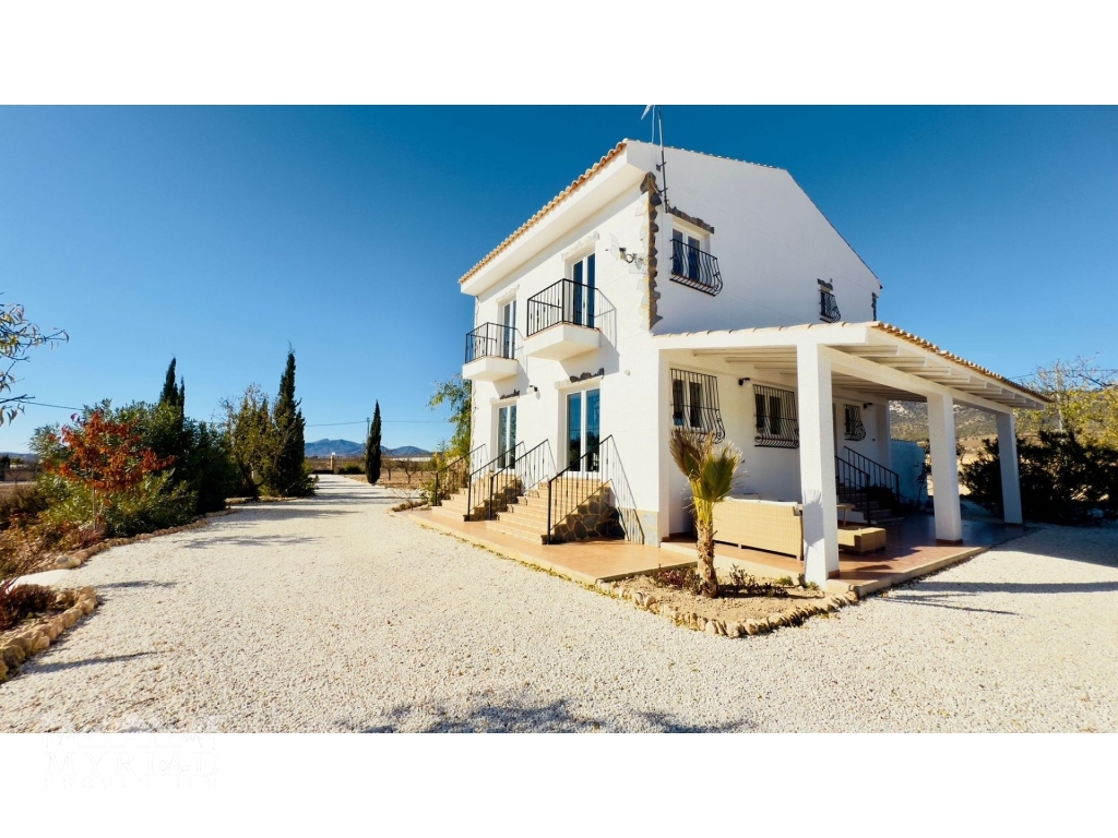 3 Bedroom 2 Bathroom Detached Villa in Monovar