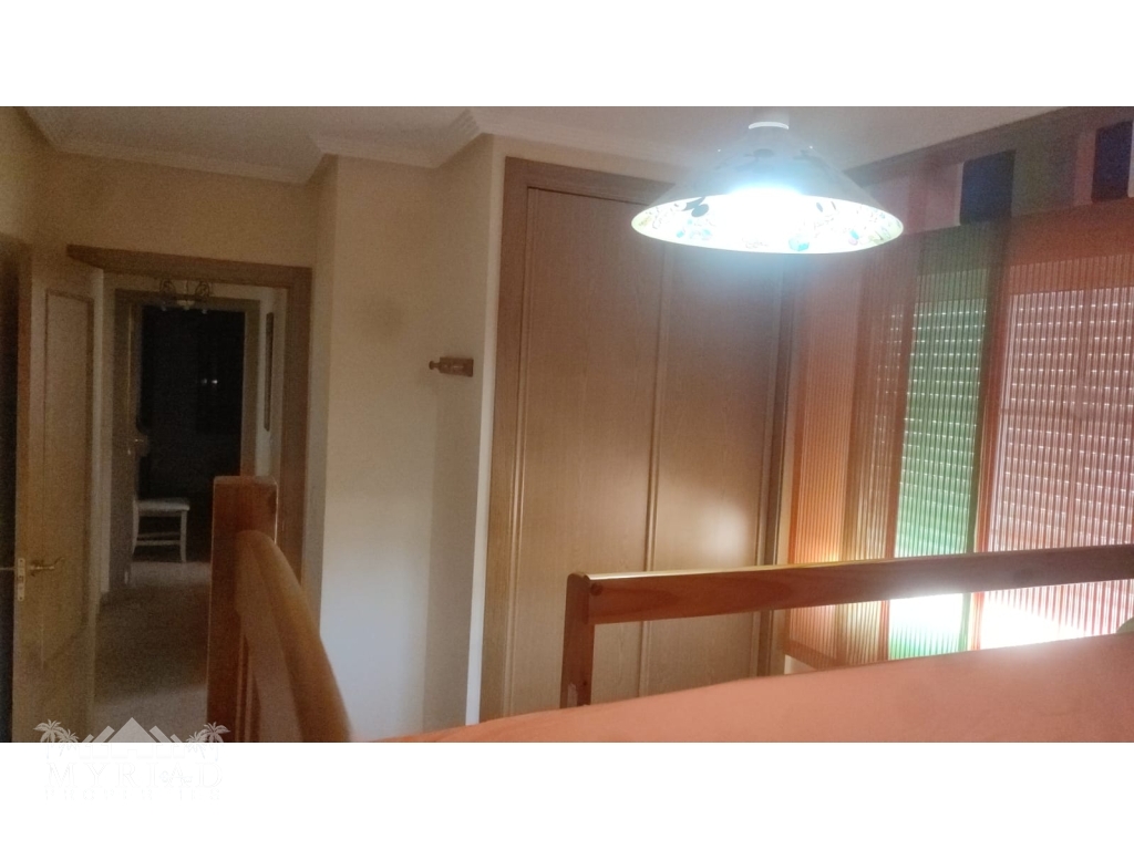 db381a49-f104-45f5-b4a6-23b05ff74de4