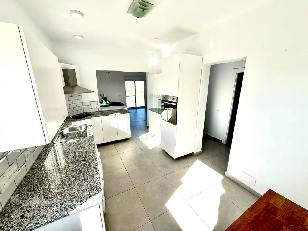 e2570bd6-c363-49bb-95cd-ad0c3c873d26