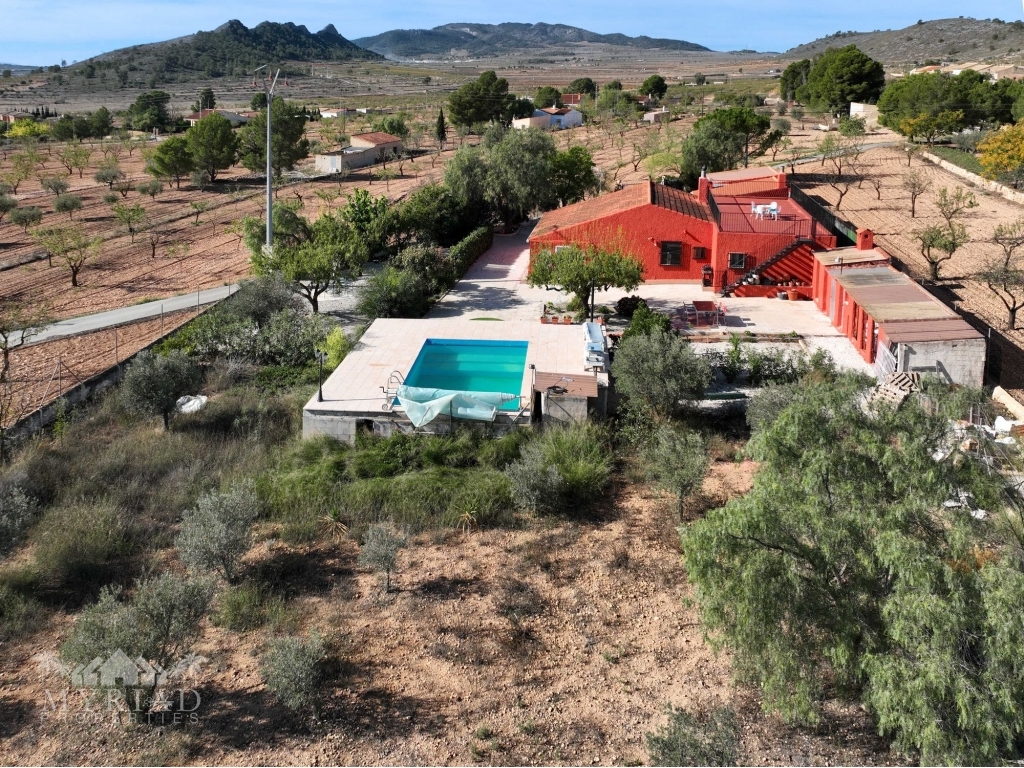 5 Bedroom 2 Bathroom Landhuis in La Solana