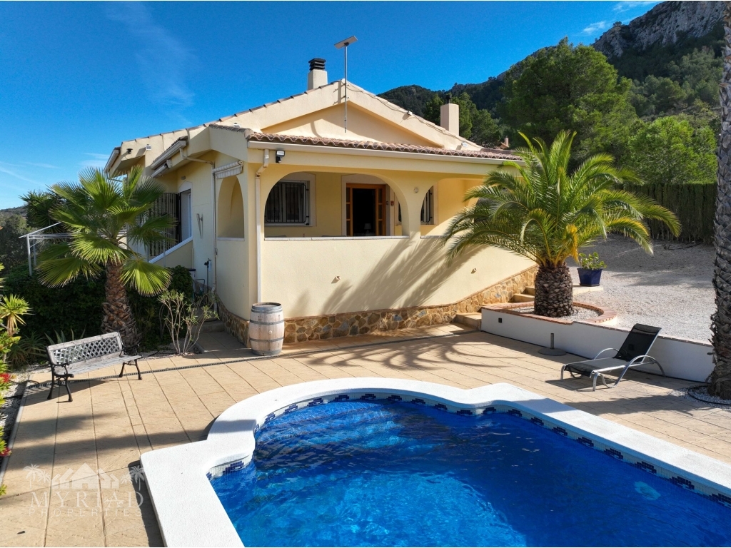 3 Bedroom 2 Bathroom Villa in La Zarza