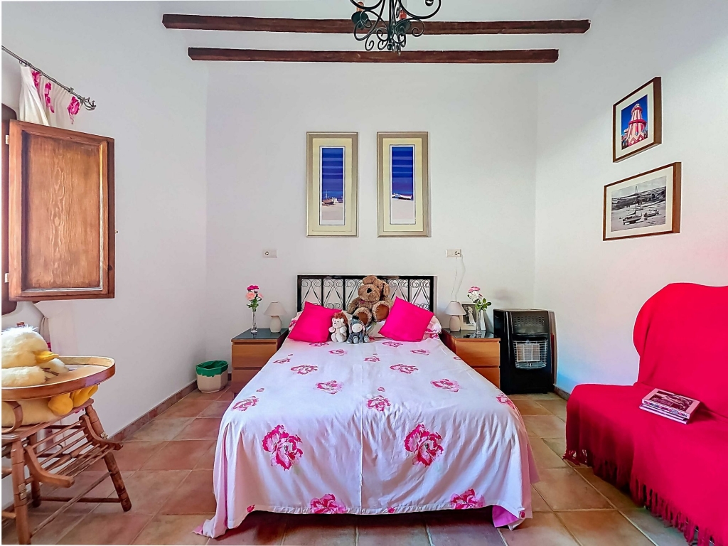 6 Bedroom 2 Bathroom Landhuis in Torre Del Rico