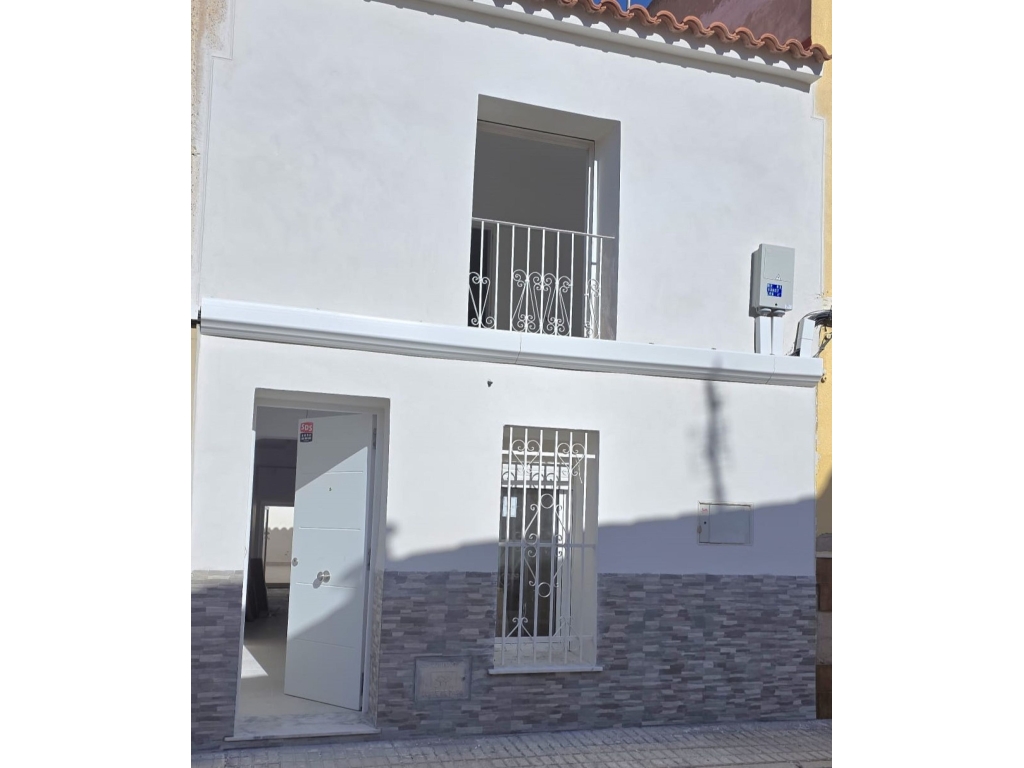 3 Bedroom 2 Bathroom Townhouse in Pinoso