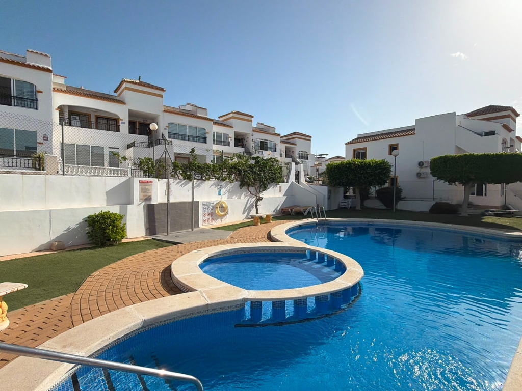 2 Bedroom 1 Bathroom Apartment / Flat in Entre Naranjo - Vistabella Golf